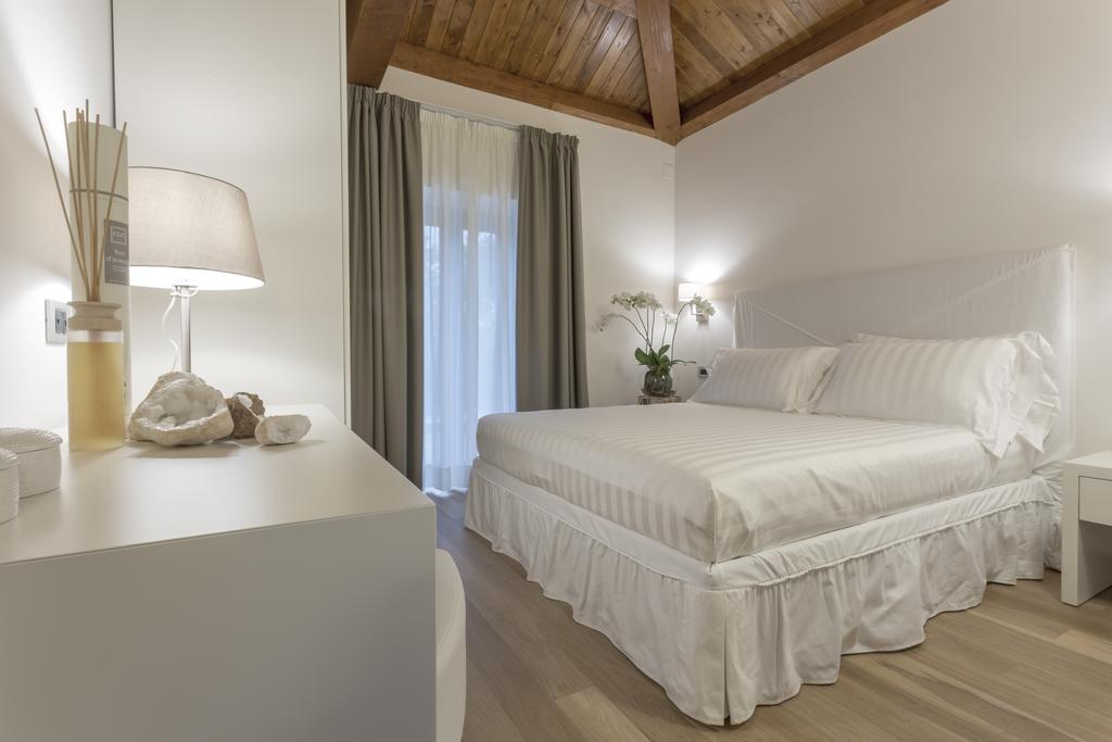 Tenuta Esdra Agrispa 蓬泰科尔沃 外观 照片